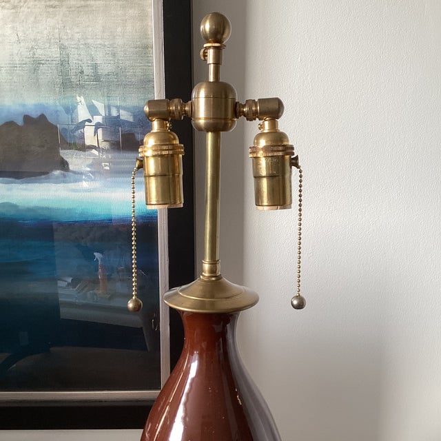 Christopher Spitzmiller, Inc Christopher Spitzmiller Espresso Glaze Double Gourd Ceramic Table Lamp For Sale - Image 4 of 7