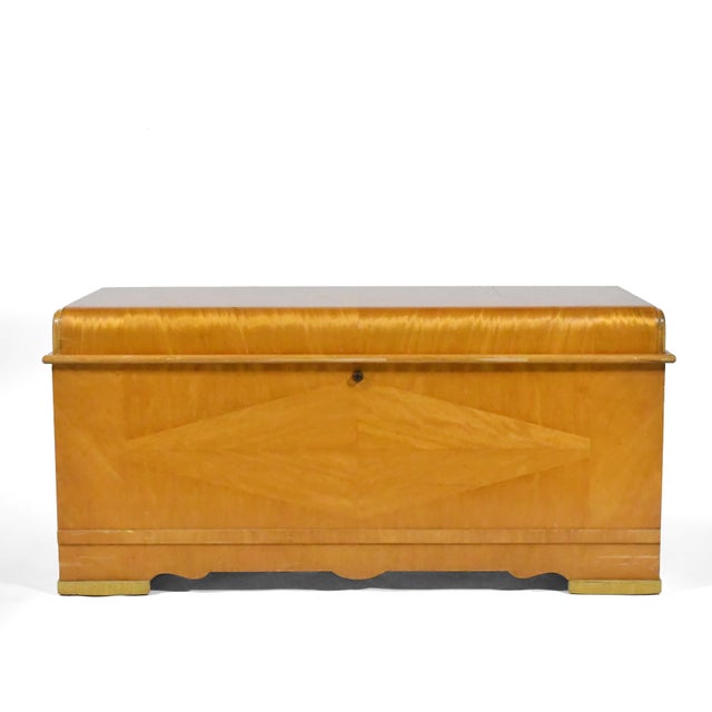 Mid 20th Century Cavalier Waterfall Art Deco Flame Mahogany Cedar Blanket Chest For Sale - Image 5 of 11