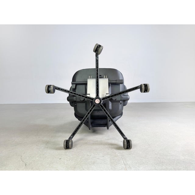 Vitra Medapal Office Chair with Armrests from Vitra For Sale - Image 4 of 13