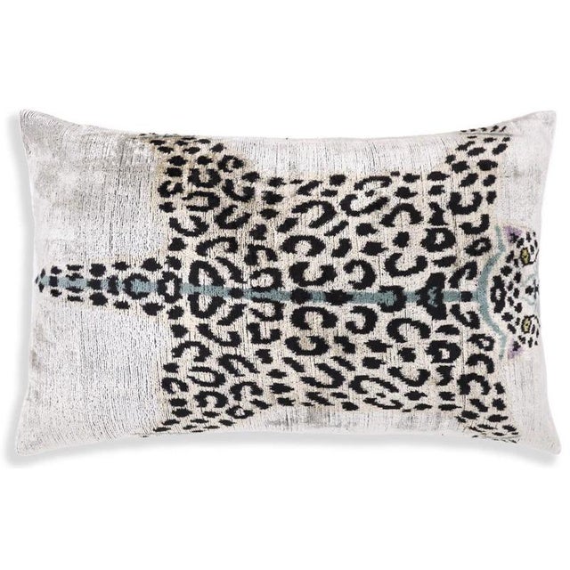 2020s Luxury Leopard Print Silk Velvet Throw Pillow 16x24 – Handmade Animal Motif Lumbar Cushion For Sale - Image 5 of 7