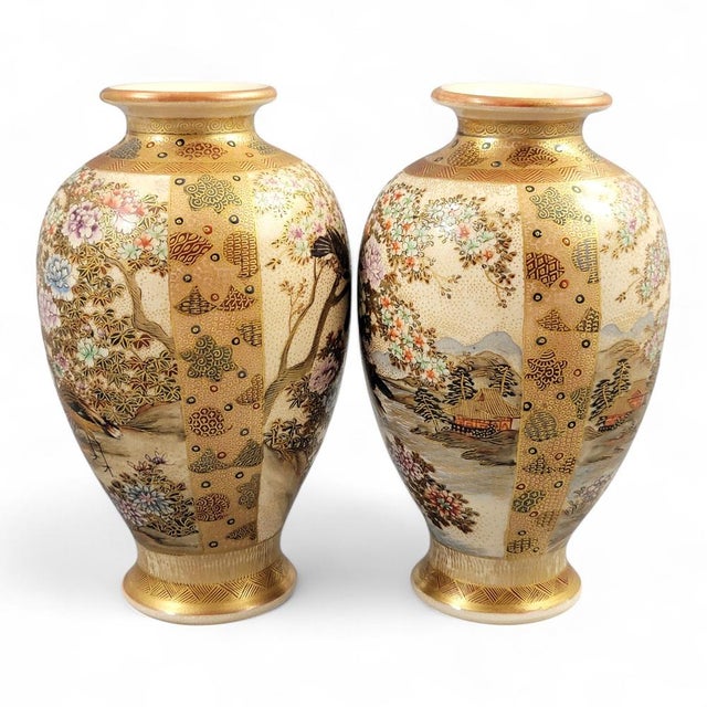 Hododa Satsuma Vases with Shimazu Crest, 1890s, Set of 2 For Sale - Image 3 of 18