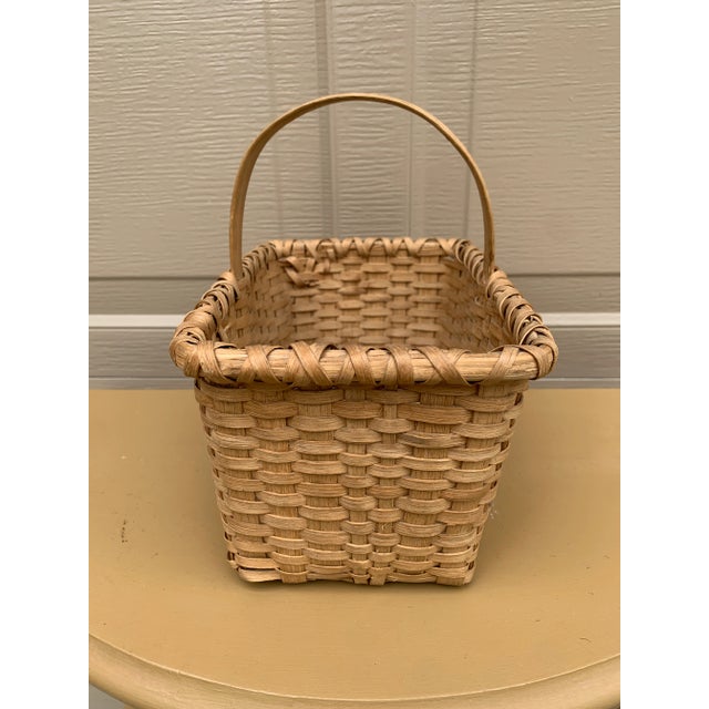 Wood Early 20th Century American Splint Oak Gathering Basket For Sale - Image 7 of 10