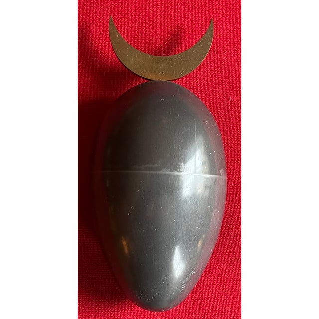 Johan Meijerink (Dutch 1948 - 2011) Modernist Bronze Ovoid Egg Wall Sculptures With Crescent Finials - A Pair For Sale In New York - Image 6 of 14