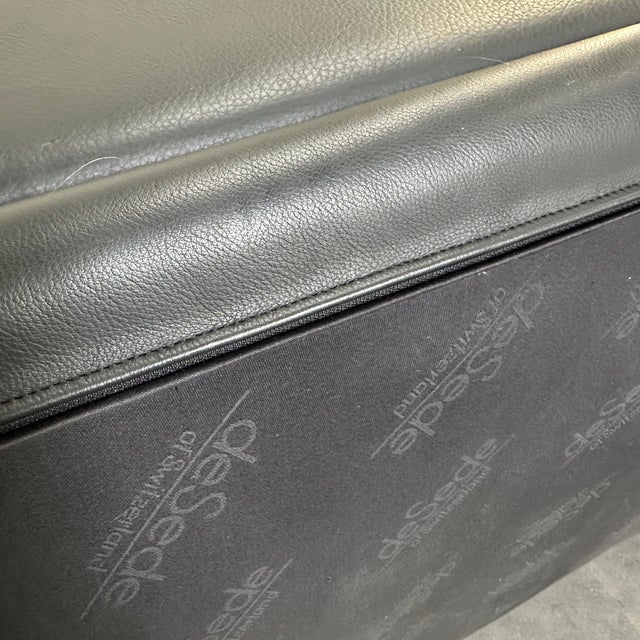DS-2011 Sofa in Black Leather from De Sede, Switzerland, 1980s For Sale - Image 6 of 11