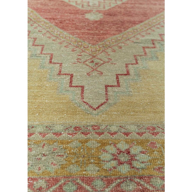 Turkish Turkish Vintage Rug 4'8" x 8'5" #20837 For Sale - Image 3 of 8