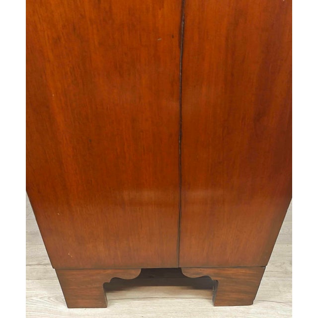 Victorian Bowfront Chest of Drawers, 19th Century For Sale - Image 11 of 17