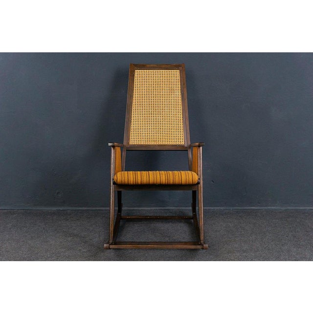 Object: Rocking chair Epoch & style: 1st half of the 20th century Features - Dark walnut stained hardwood, probably beech...