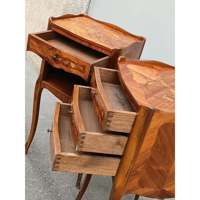 Late 19th Century Pair of French Louis XV Style Rosewood Side Tables Nightstands by Haentges Freres For Sale In Miami - Image 6 of 15
