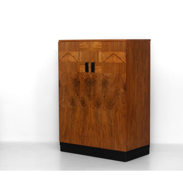 Art Deco Walnut Tallboy Compact Wardrobe from Waring & Gillow, 1930s For Sale - Image 10 of 17