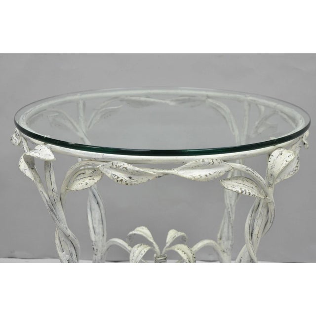 Late 20th Century Vintage Italian Hollywood Regency Iron Leafy Scroll Round Occasional Side Table For Sale - Image 5 of 14