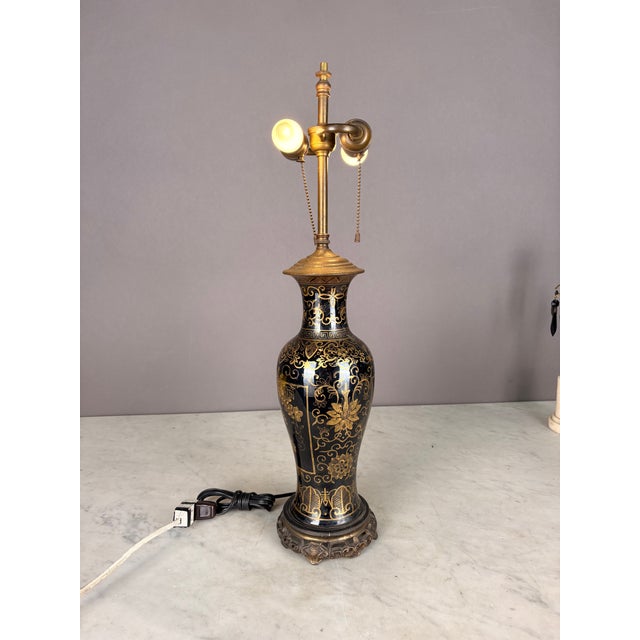 Early 19th Century Black Glaze and Gilt Chinese Floral Table Lamp For Sale In New York - Image 6 of 10