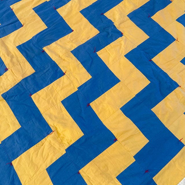Textile Vintage 1940s Streak of Lightning Cotton Quilt - Blue and Yellow Staircase Geometric Stepped Pattern - 77" X 57" For Sale - Image 7 of 18