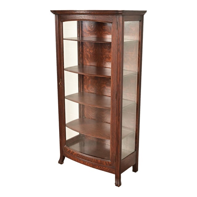 Berkey & Gay Antique Victorian Carved Oak Curved Glass Bookcase or Display Cabinet, Circa 1900 For Sale