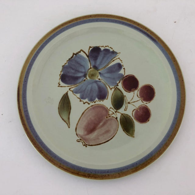1970s Midcentury Style International Stoneware 12”d Serving Plate For Sale - Image 5 of 5