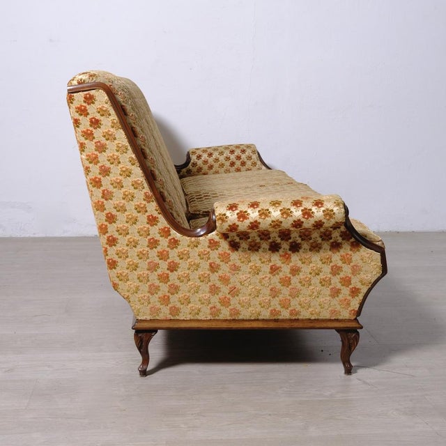 Beautiful and original three-seater sofa with a 1950s design, made in Italy. Dimensions: Height 83 cm Width 190 cm Depth...
