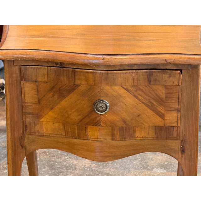 Italian 1920s Pair of Italian Walnut Side Tables With Parquetry Drawers For Sale - Image 3 of 12