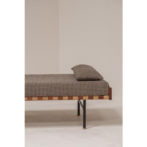 Daybed attributed to Edoardo Gellner, Italy, 1970s For Sale - Image 4 of 16