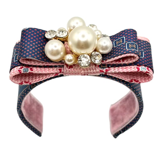 Chanel Chanel CC Grenadine Vintage Silk Necktie Cuff Bracelet For Sale - Image 4 of 6