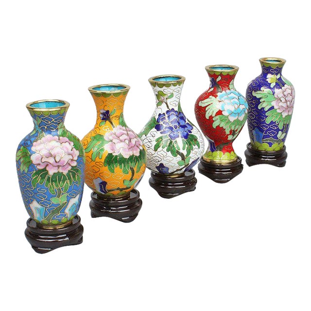 Set of 5 Miniature Chinese Cloisonné Vases | Floral Motif With Wood Stands & Box For Sale