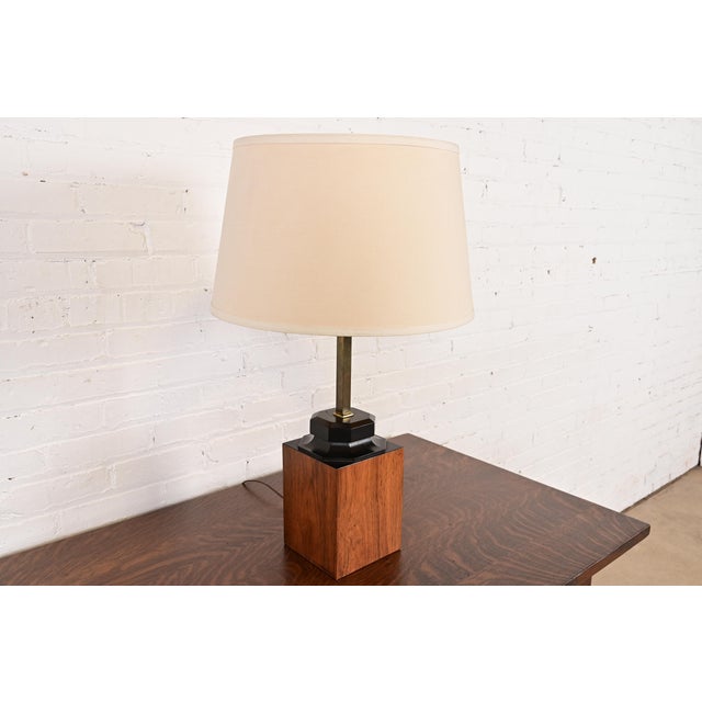 Milo Baughman Milo Baughman Style Mid-Century Modern Teak and Brass Table Lamp, Circa 1960s For Sale - Image 4 of 12
