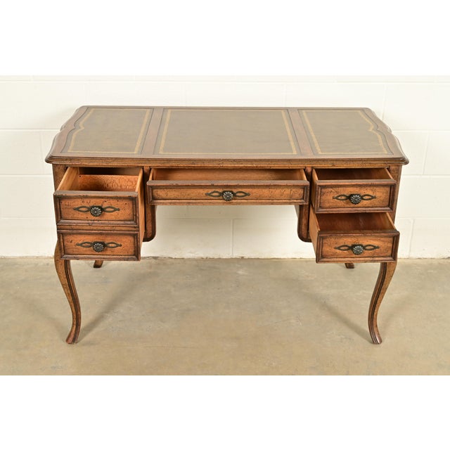 1960s Sligh Furniture French Provincial Louis XV Carved Fruitwood Leather Top Bureau Plat Desk, Circa 1960s For Sale - Image 5 of 12