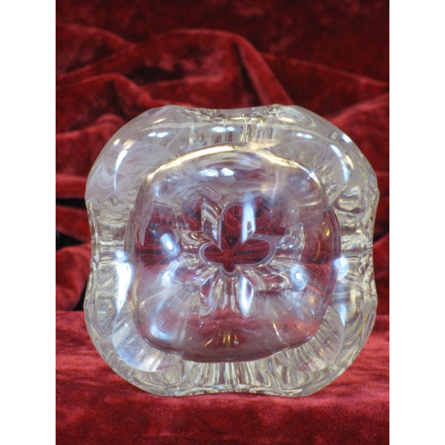 Early 20th Century Vase Art Nouveau Wheel-Cut Engraved Glass Floral and Foliate Design Dogwood For Sale - Image 16 of 18