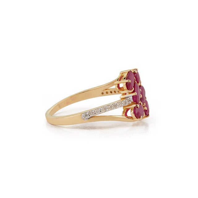 Metal 1.74ct Oval Ruby and Diamond Accent Cluster Ring in 14k Yellow Gold Size 5.5 For Sale - Image 7 of 17