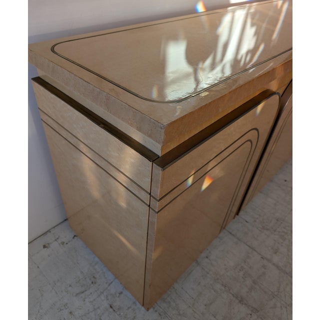 Mid-Century Italian Birch Burl & Brass Sideboard attributed to Turri, 1970s For Sale - Image 9 of 18