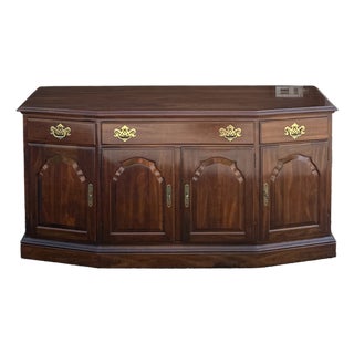 1980s Knob Creek / Ethan Allen Traditional Georgian Solid Cherry 4 Door 6 Drawer Buffet or Sideboard (31-6311) For Sale