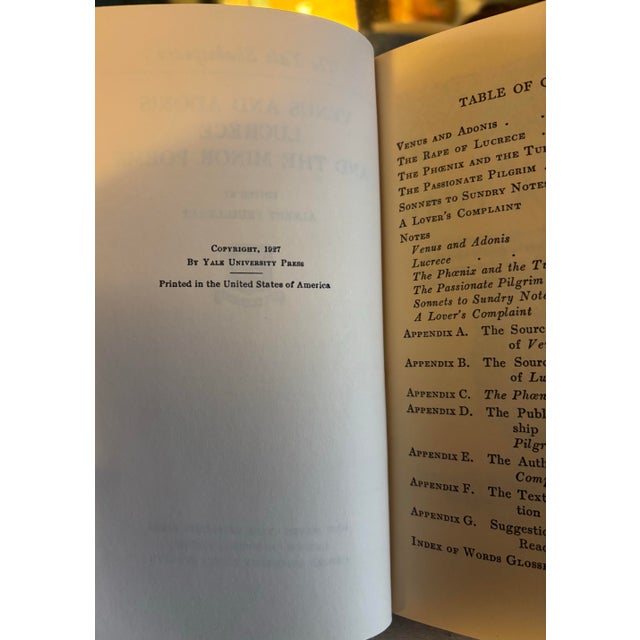 17th Century 13 Shakespeare Books Collection - The Yale Shakespeare For Sale In New York - Image 6 of 12