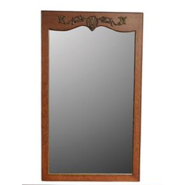 A beautifully crafted six-piece bedroom suite by Henredon Furniture, one of America’s most respected luxury furniture...