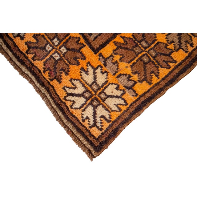 Vintage Hand Knotted Neutral Color Turkish Large Runner Rug - 4′5″ X 10′6″ For Sale - Image 10 of 11