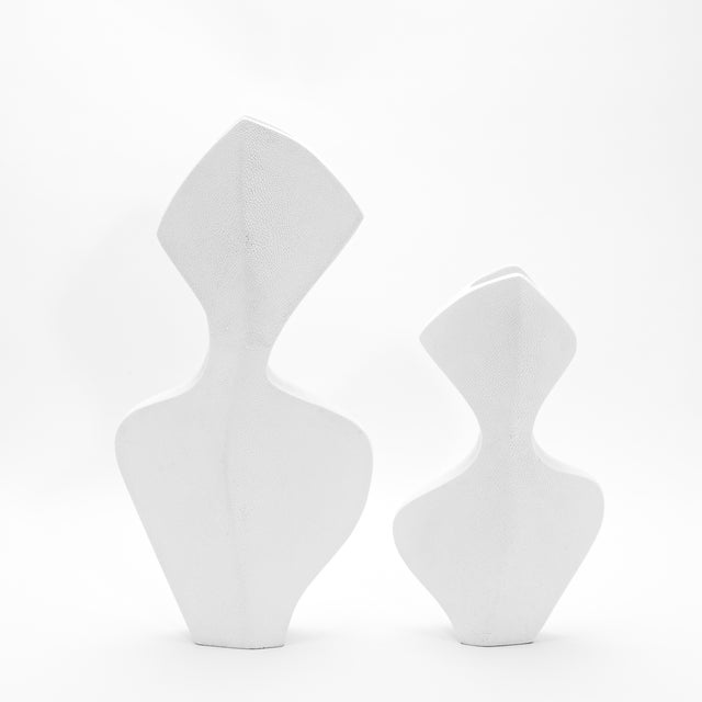 Modern Sculptural Vase in White Shagreen by R&y Augousti For Sale - Image 9 of 9