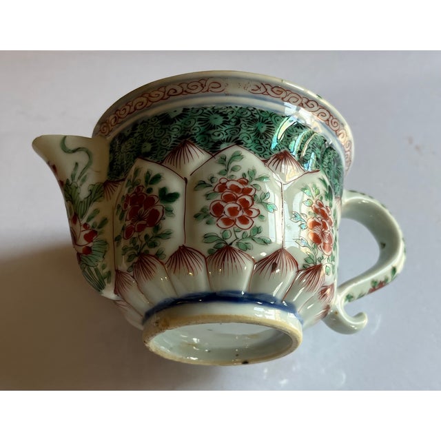 Antique Chinese Famille Verte Porcelain Small Teapot or Cream Jug Kangxi Period (1662–1722) For Sale - Image 9 of 15