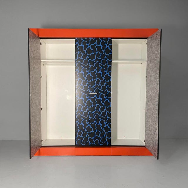 1980s Italian Modern Wardrobe in Wood and Formica for Design Gallery Milano, 1980s For Sale - Image 5 of 18