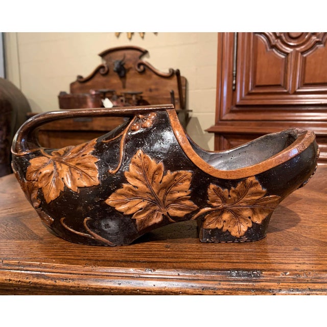 Early 20th Century Early 20th Century French Black Forest Carved Walnut Wine Bottle Holder Clog For Sale - Image 5 of 10