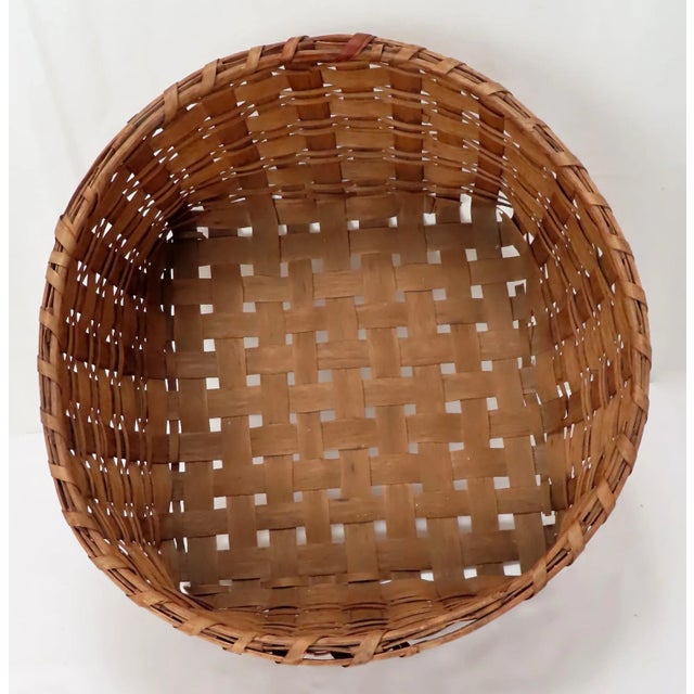 American Antique Country American Hand Woven Splint Basket From Maine For Sale - Image 3 of 13