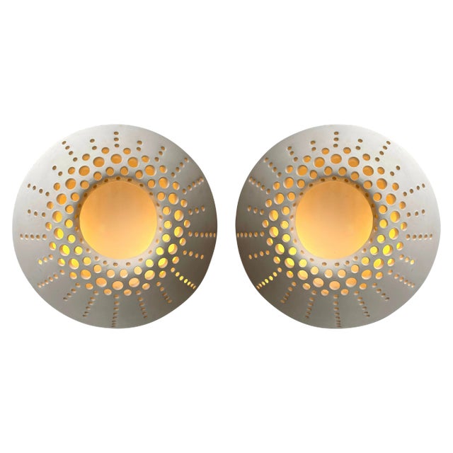 Contemporary Pair of Ceramic Sconces. Italie For Sale
