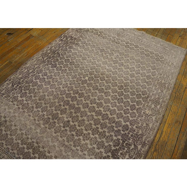 Early 20th Century 1900s Gray Geometric Antique Indian Agra Rug 4' 0" X 6' 2" Knotted Wool Carpet For Sale - Image 5 of 6