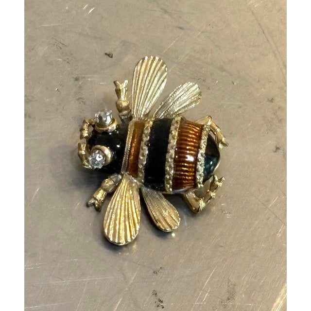 1960s small gold-tone enameled bumblebee brooch/pin w/ rhinestone eyes. Excellent condition.