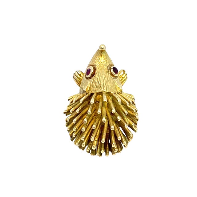 Vintage porcupine brooch crafted in solid 18K yellow gold (not stamped), Weight 6.8gm. featuring finely textured detail...