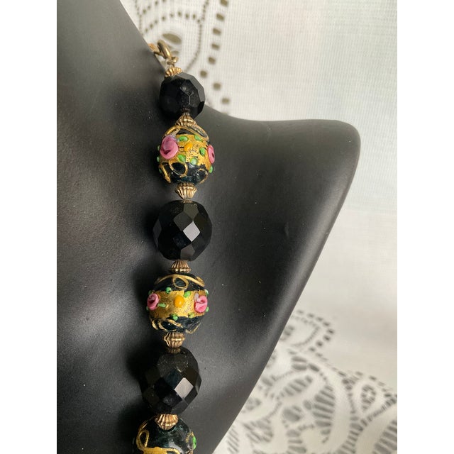 Italian Vintage Italian Murano Black & Gold Floral Art Glass Bead Necklace – Applied Roses For Sale - Image 3 of 4