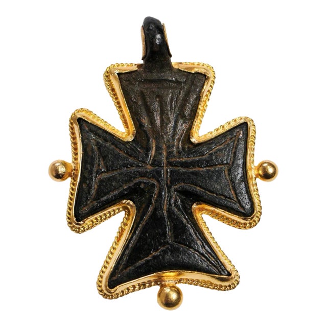 Antique Byzantine Cross Pendant in Gold For Sale