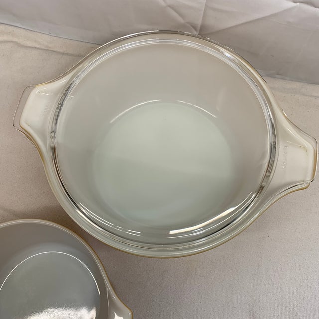 Vintage Pyrex Butterfly Gold Pattern Dishes C. 1972 Matching pair For Sale In Chicago - Image 6 of 8