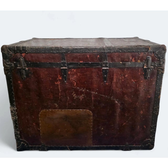 Traditional Antique 19th Century Leather [Exterior/Interior] Steamer Trunk For Sale - Image 3 of 8