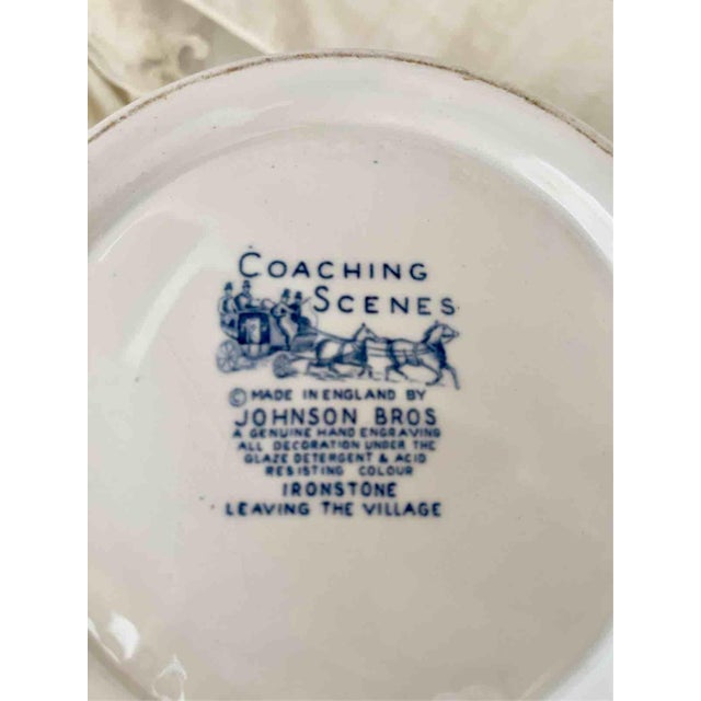 1960s Large English Ironstone Coaching Scenes Collection Tureen from Johnson Bros, 1960s For Sale - Image 5 of 12