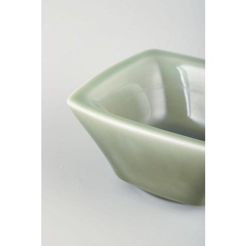 Vintage Square Ceramic Bowl in Green Celadon Glaze by Nils Thorsson for Royal Copenhagen, 1950s For Sale - Image 3 of 5