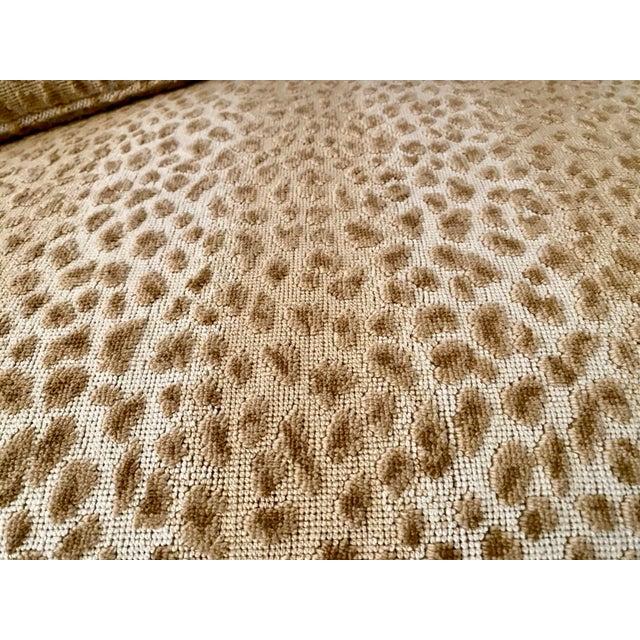 Late 20th Century Luxury Transitional Leopard Print Settee/Sofa Hollywood Regency Style Excellent Condition. For Sale - Image 12 of 13