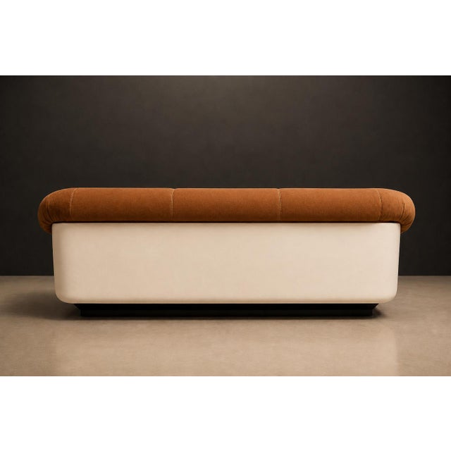 Brazilian Modern “Vip” Sofa in Fiberglass & Mohair by Jorge Zalszupin, 1973 For Sale - Image 12 of 16