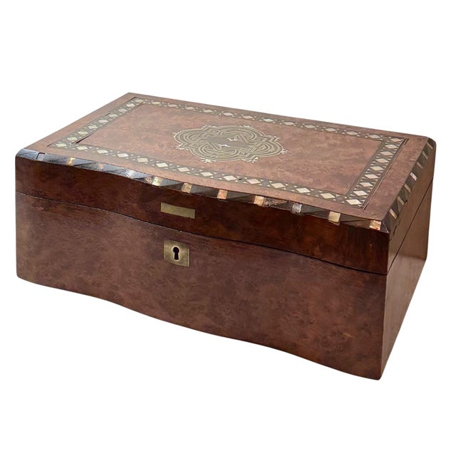 French Late 19th Century French Napoleon III Inlaid Walnut Box For Sale - Image 3 of 9